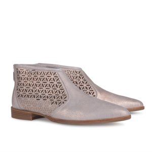 ITALEAU Italian Leather Janna Ankle Booties